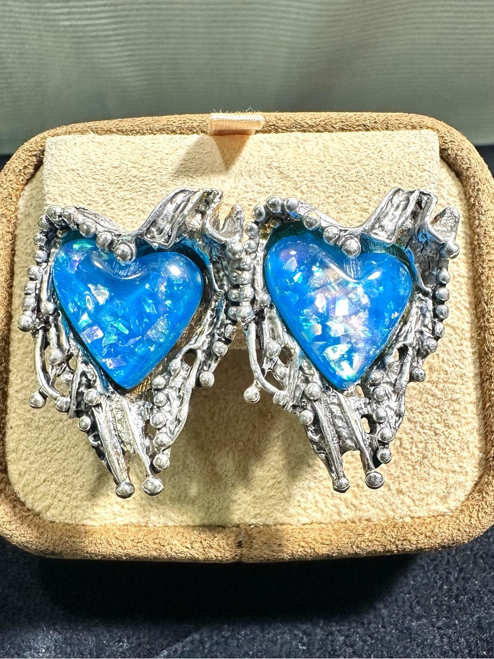 NOS/ Vtg Blue Confetti Lucite Dripping Heart Earrings